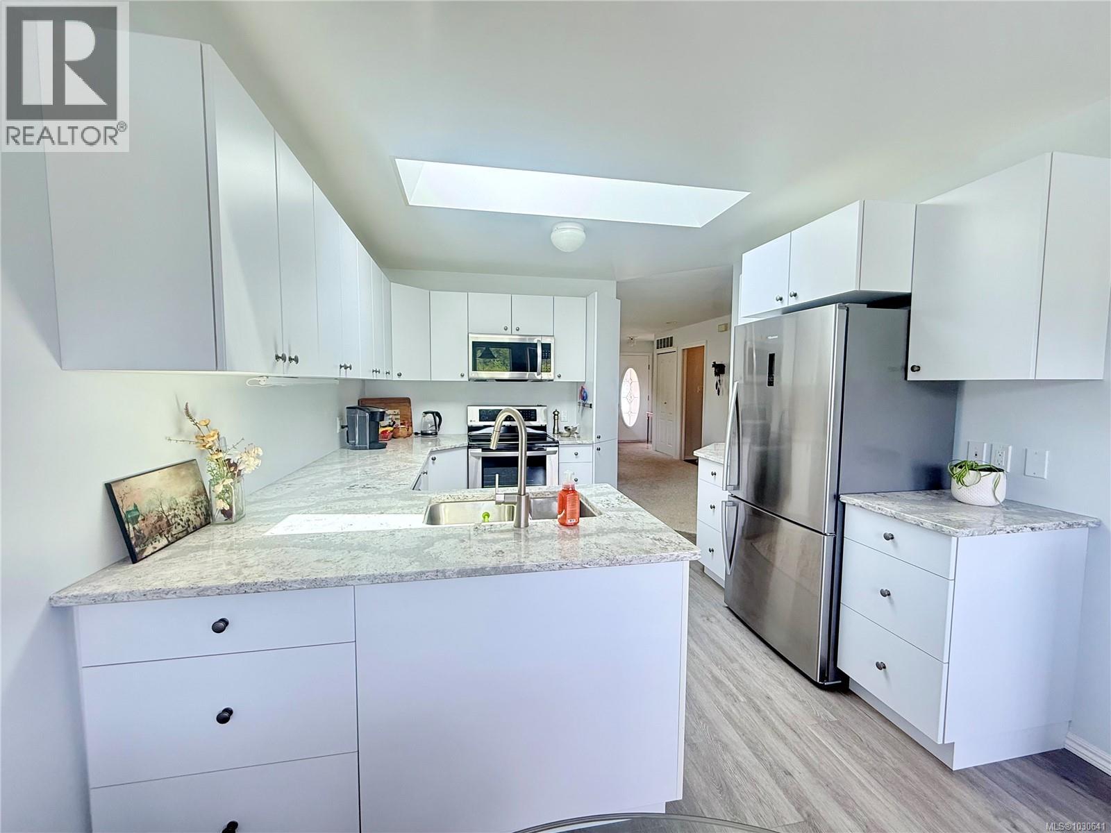 #4 6111 Sayward Rd - 6