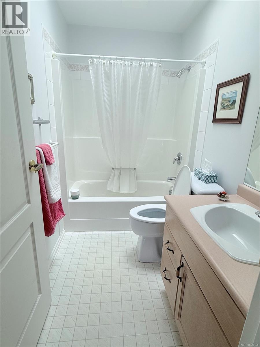 #4 6111 Sayward Rd - 22
