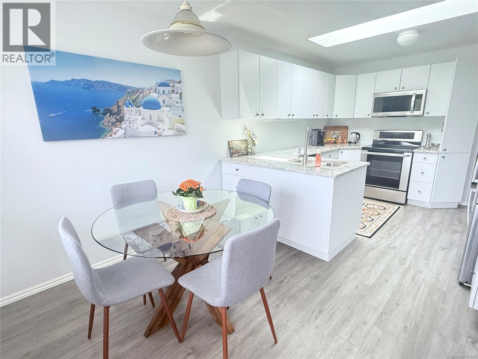 #4 6111 Sayward Rd - 4