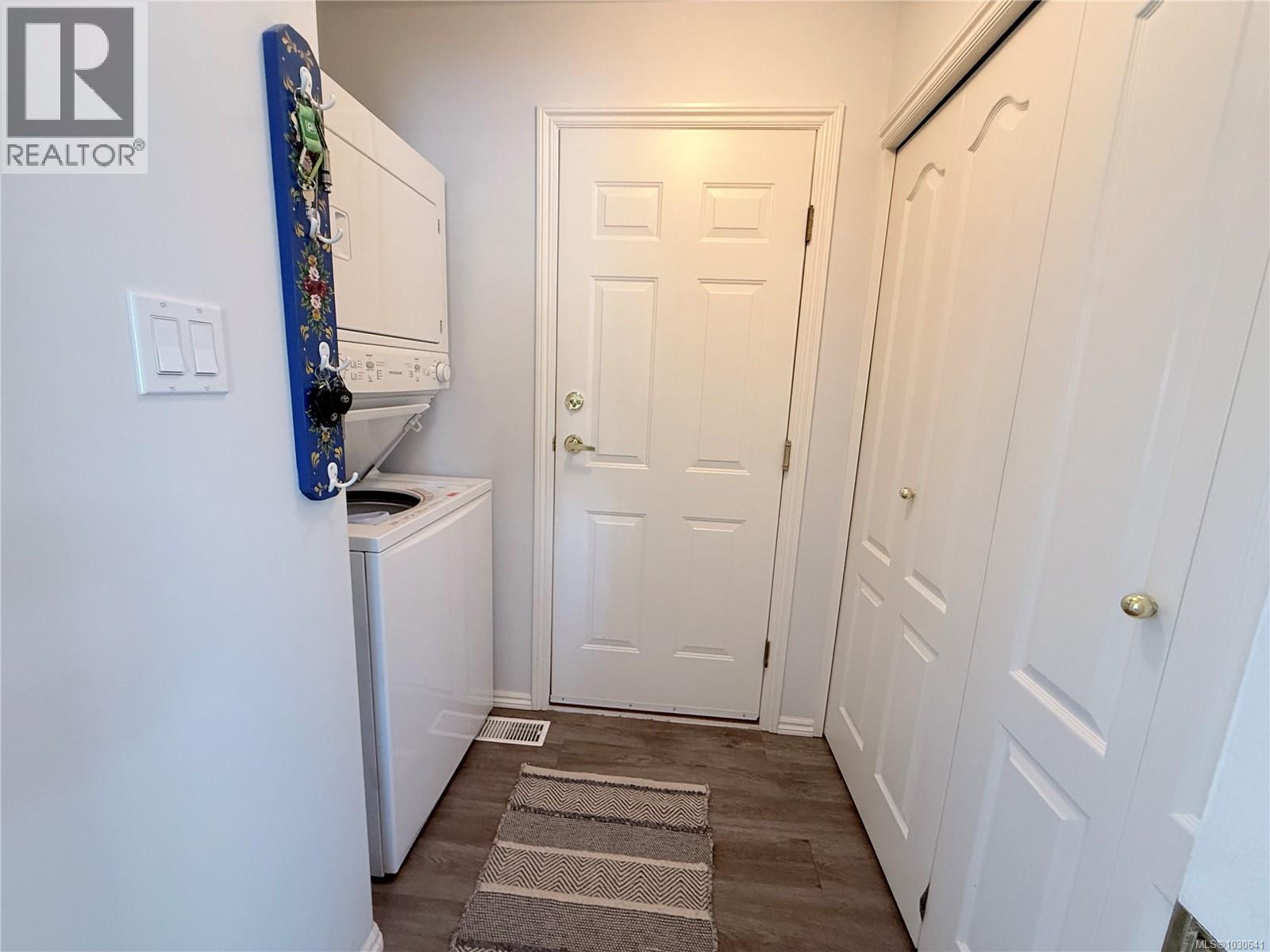 #4 6111 Sayward Rd - 23