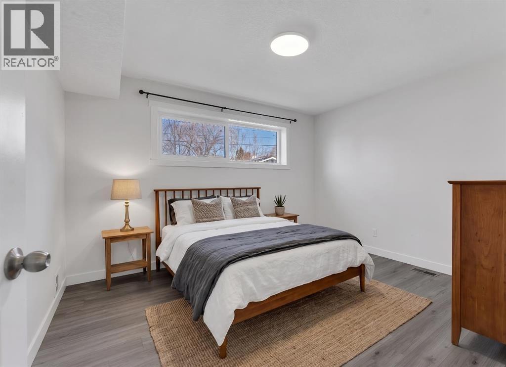 Single Family House Bungalow for Sale in  Dalton Bay NW Dalhousie Calgary 