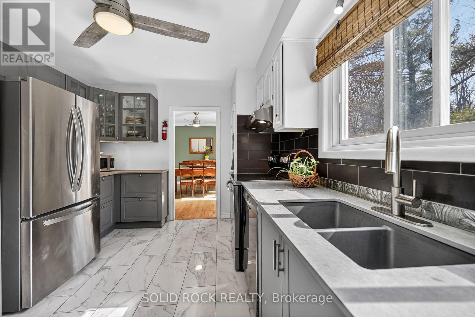 209 REYNOLDS DRIVE E — photo 22