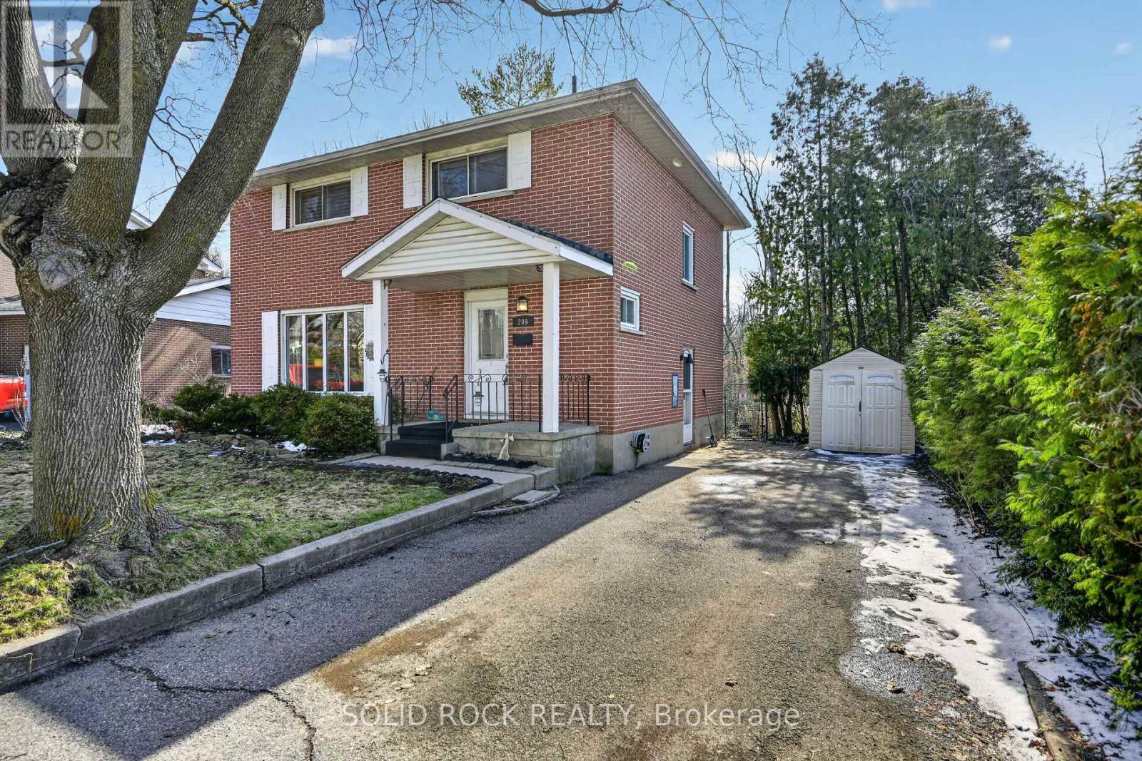 209 REYNOLDS DRIVE E — photo 2