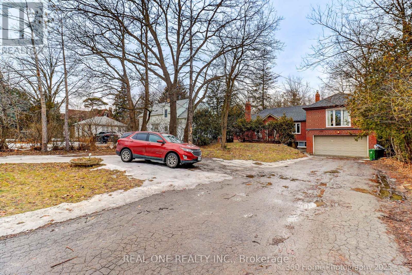212 CUMMER AVENUE - 4