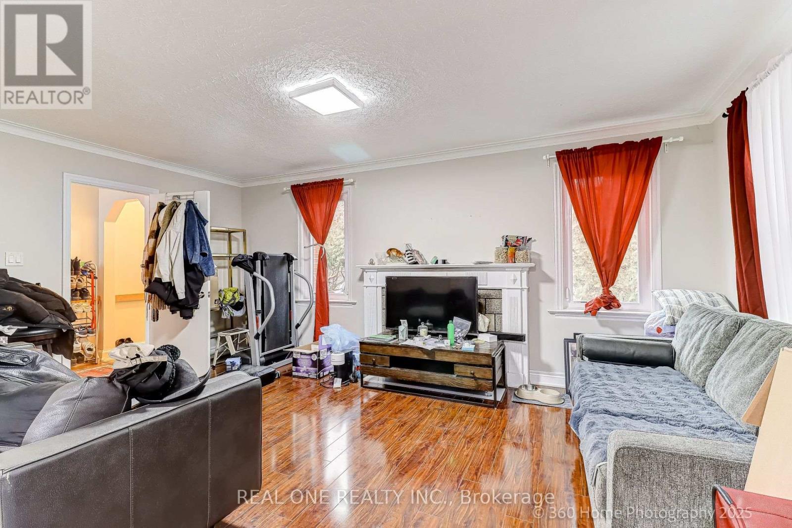 212 CUMMER AVENUE - 6