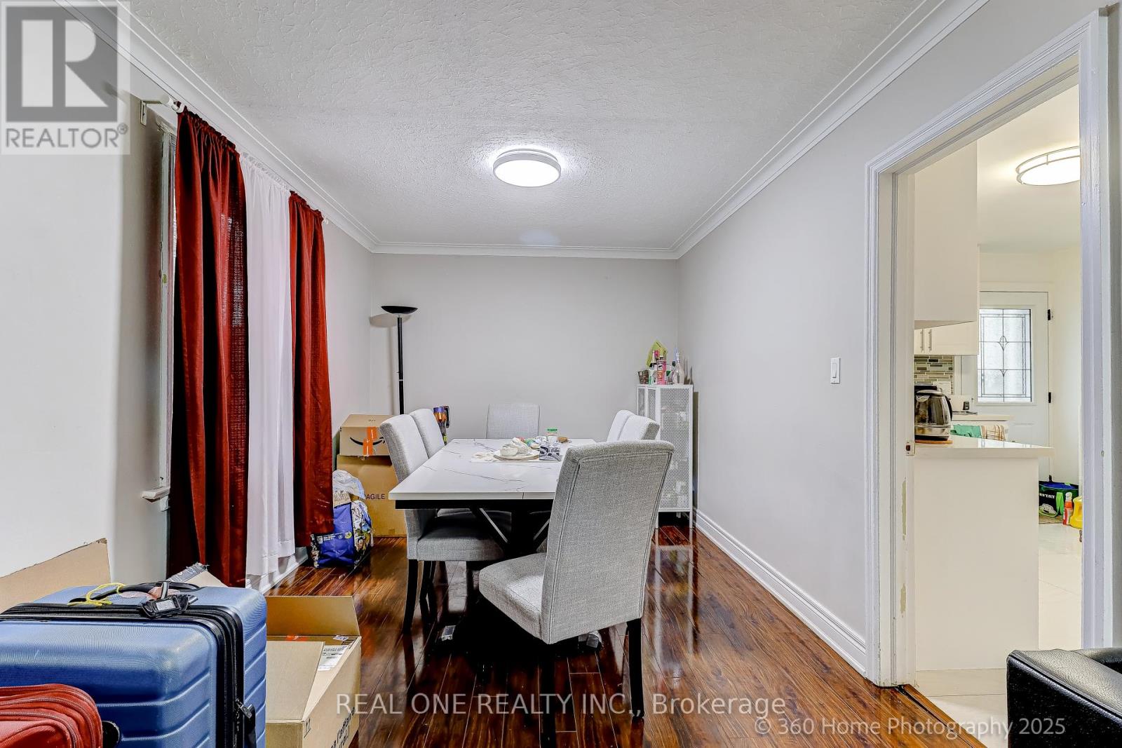 212 CUMMER AVENUE - 7