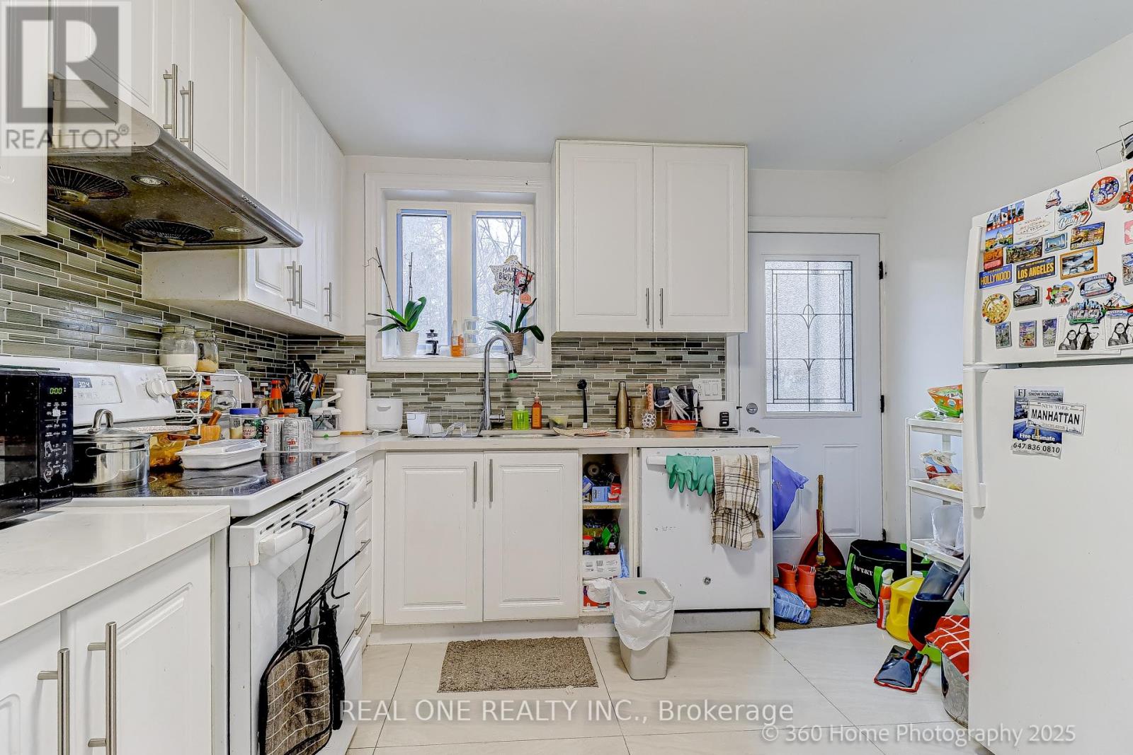212 CUMMER AVENUE - 9