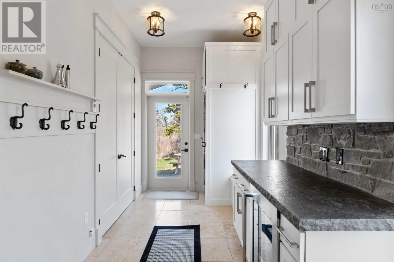 Property 28 of 50 of 5199 Shore Road