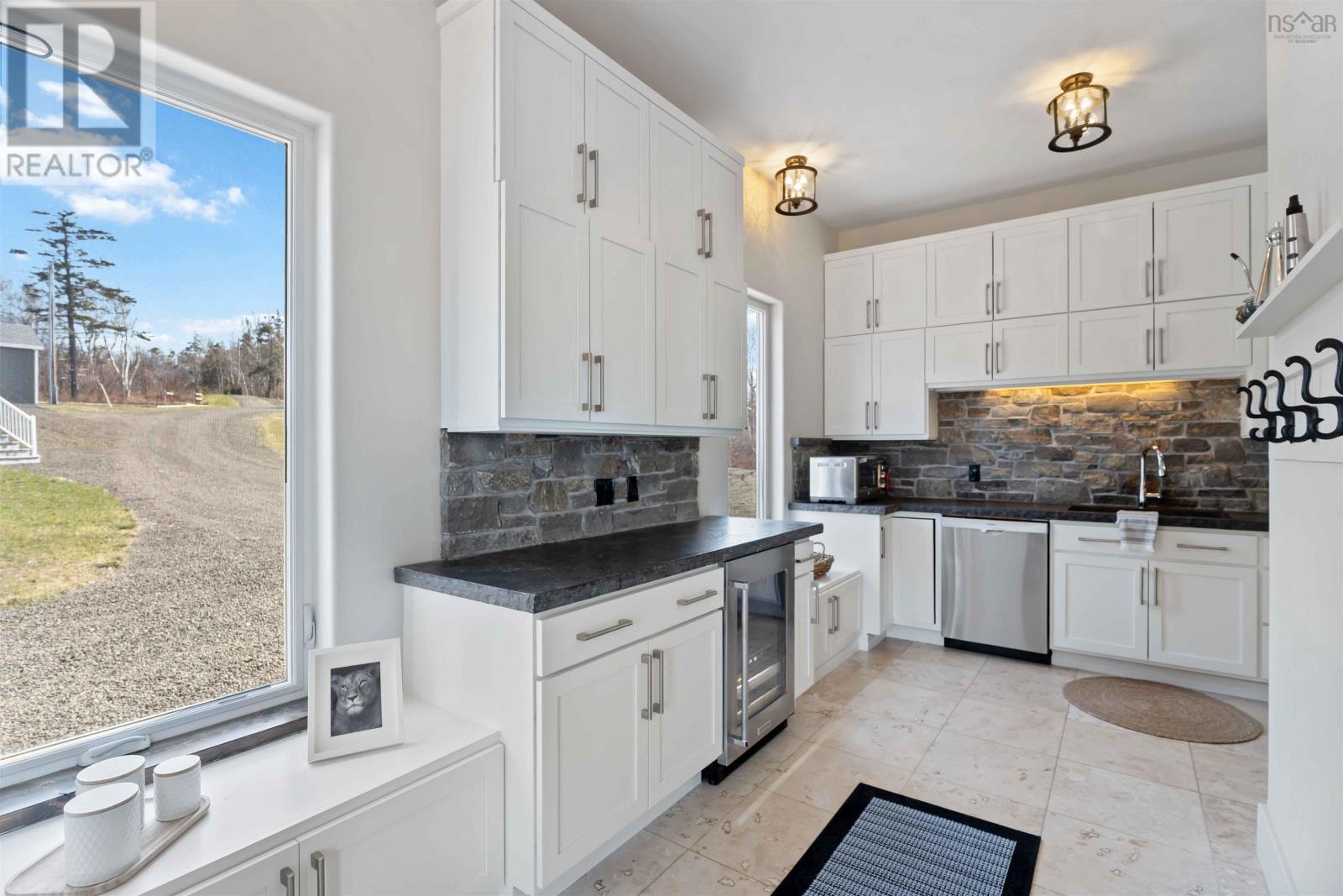 Property 27 of 50 of 5199 Shore Road