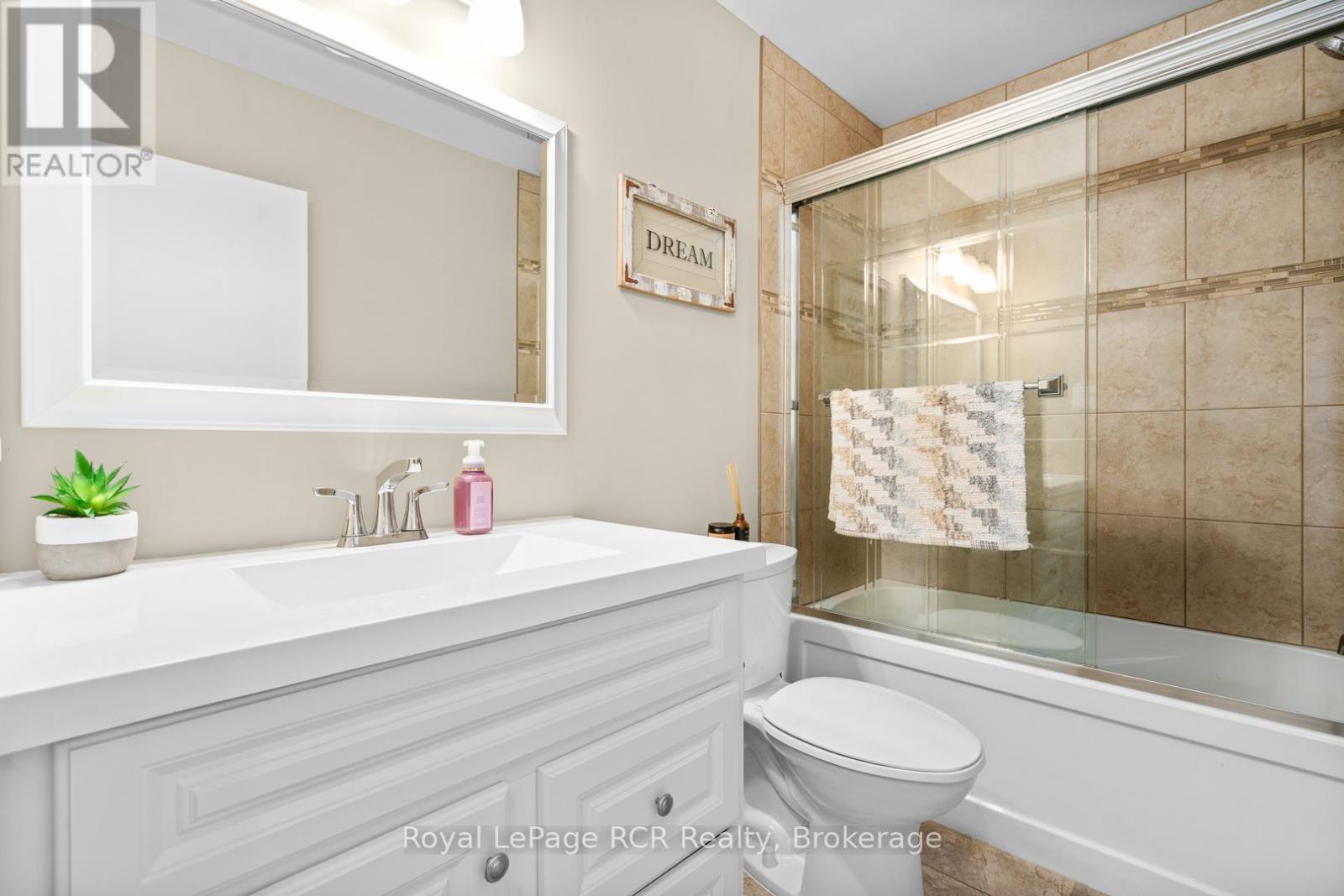 4 piece bathroom