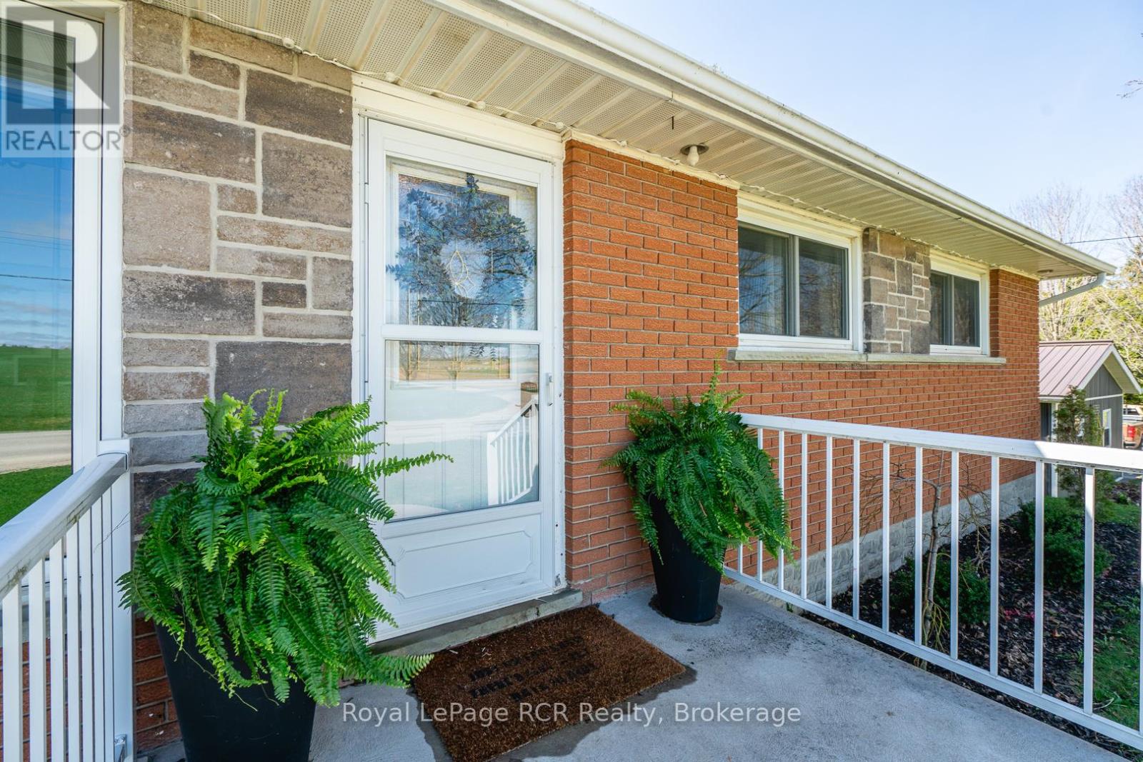 121 HELENA STREET — photo 5