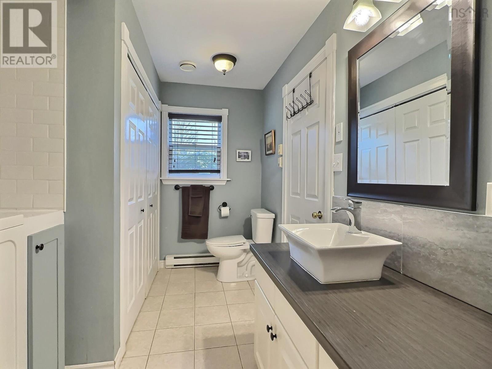 Property 17 of 21 of 10758 2 Highway