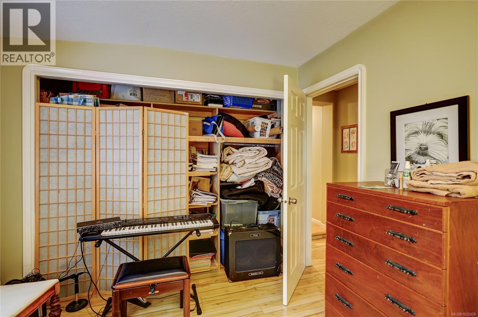 525 Pioneer Cres - 22