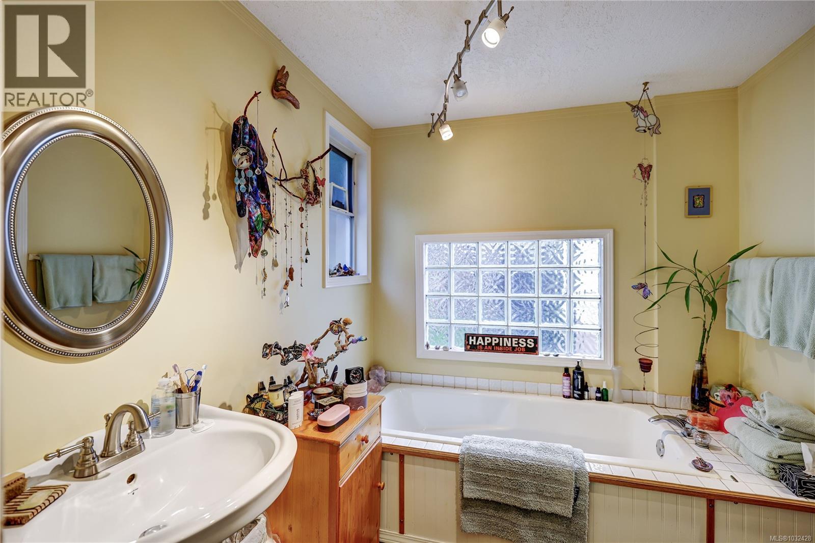 525 Pioneer Cres - 20