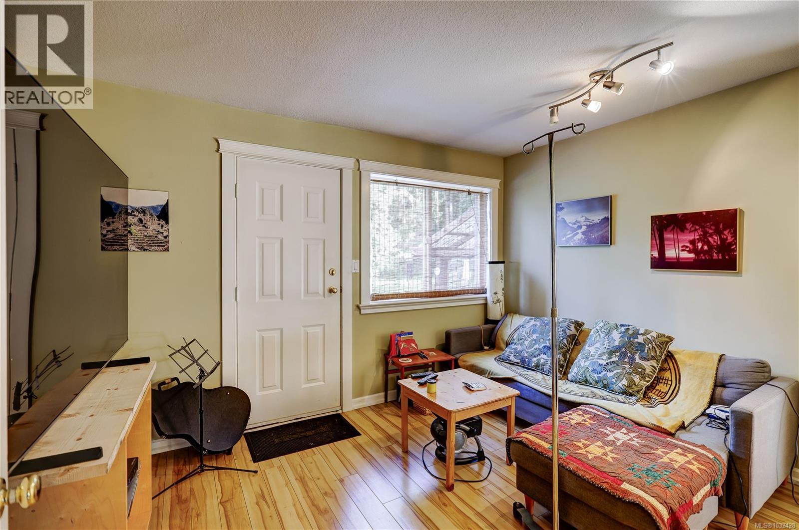 525 Pioneer Cres - 23