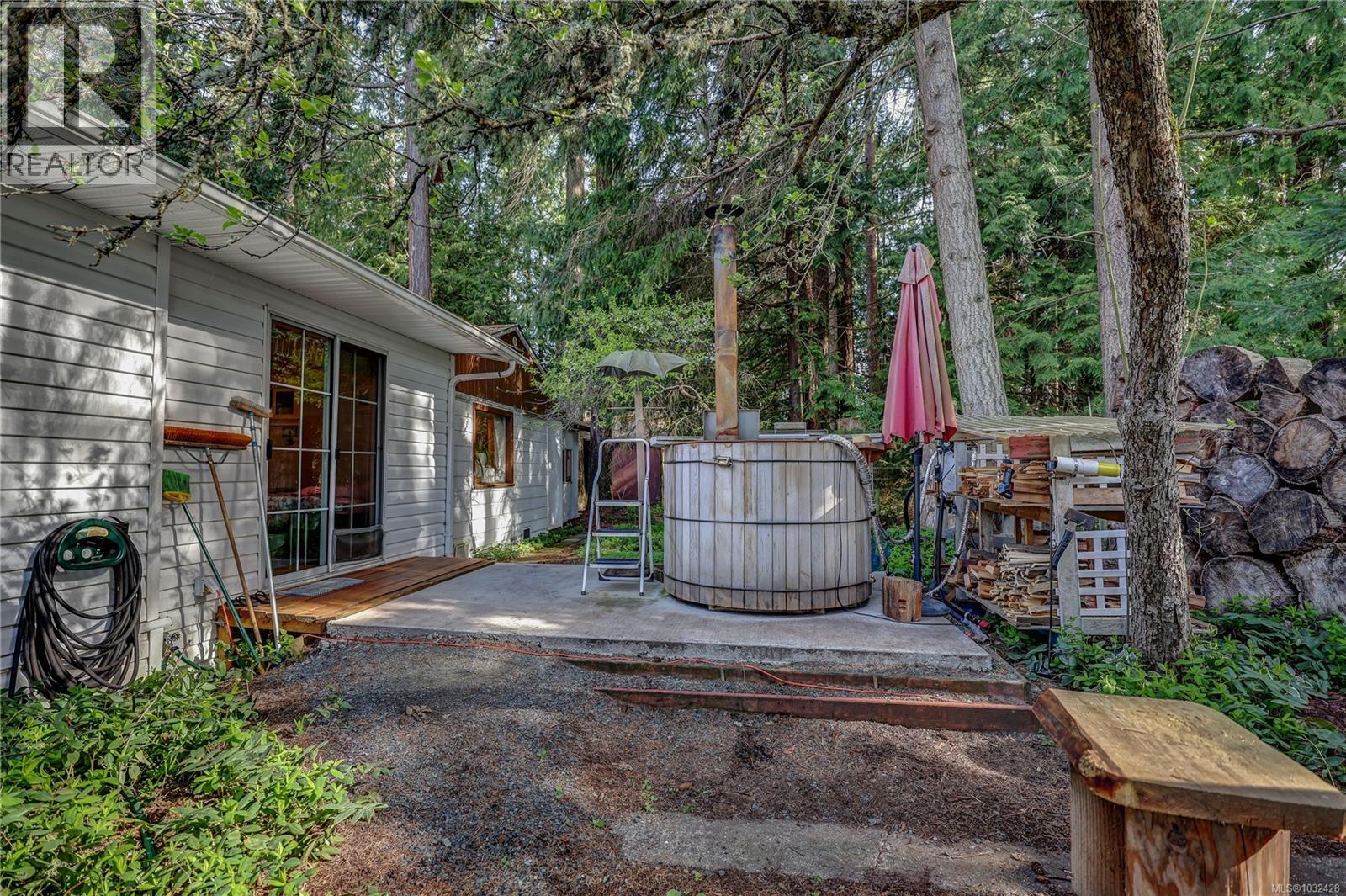 525 Pioneer Cres - 34