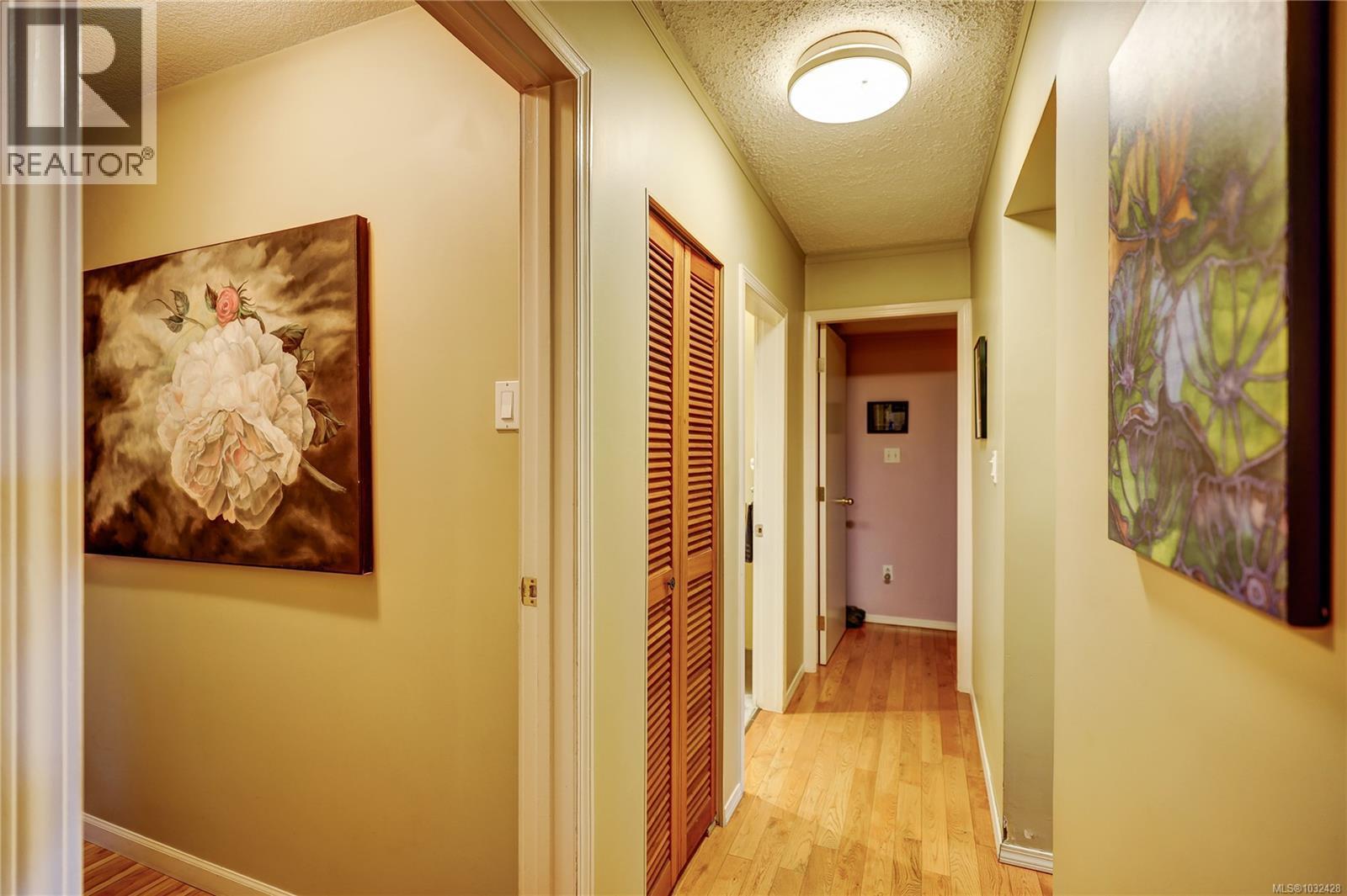 525 Pioneer Cres - 12