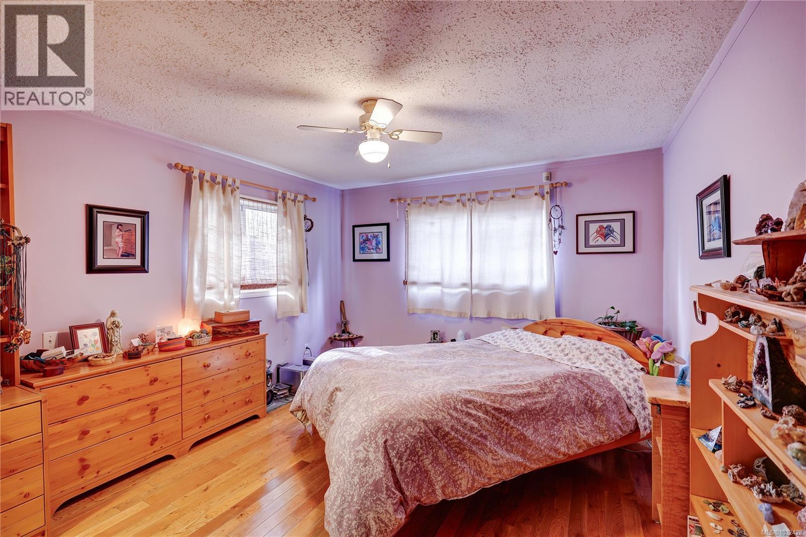 525 Pioneer Cres - 15