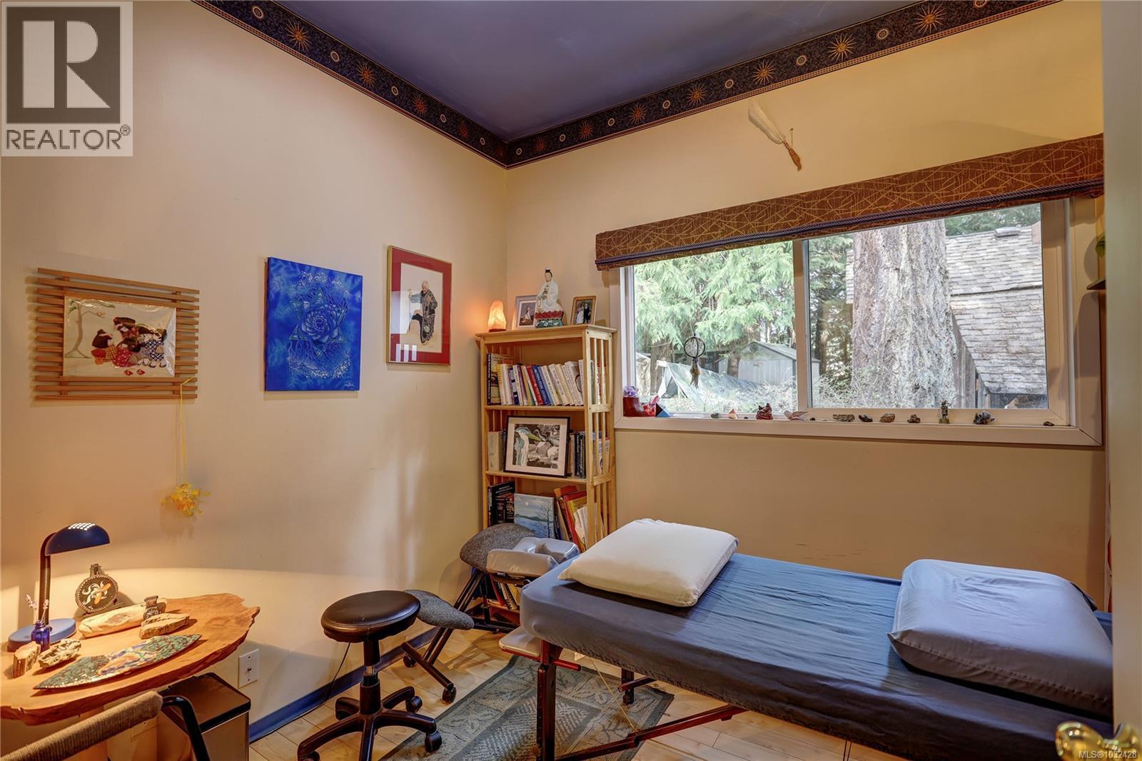 525 Pioneer Cres - 50