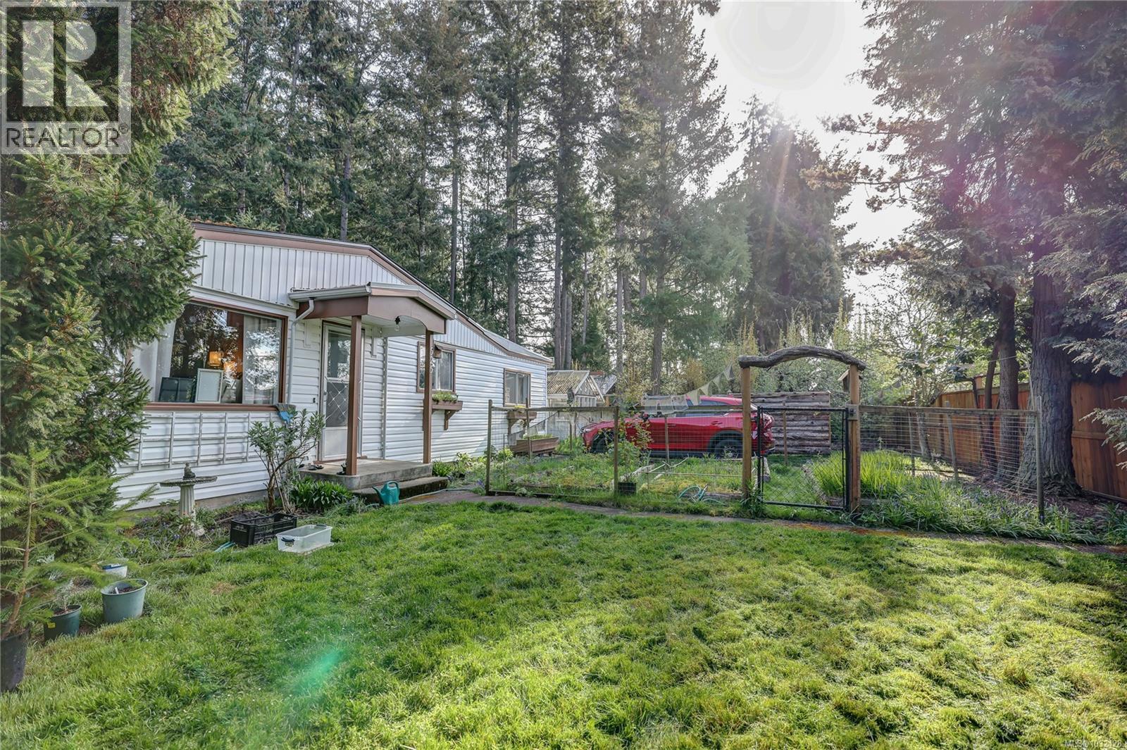 525 Pioneer Cres - 27