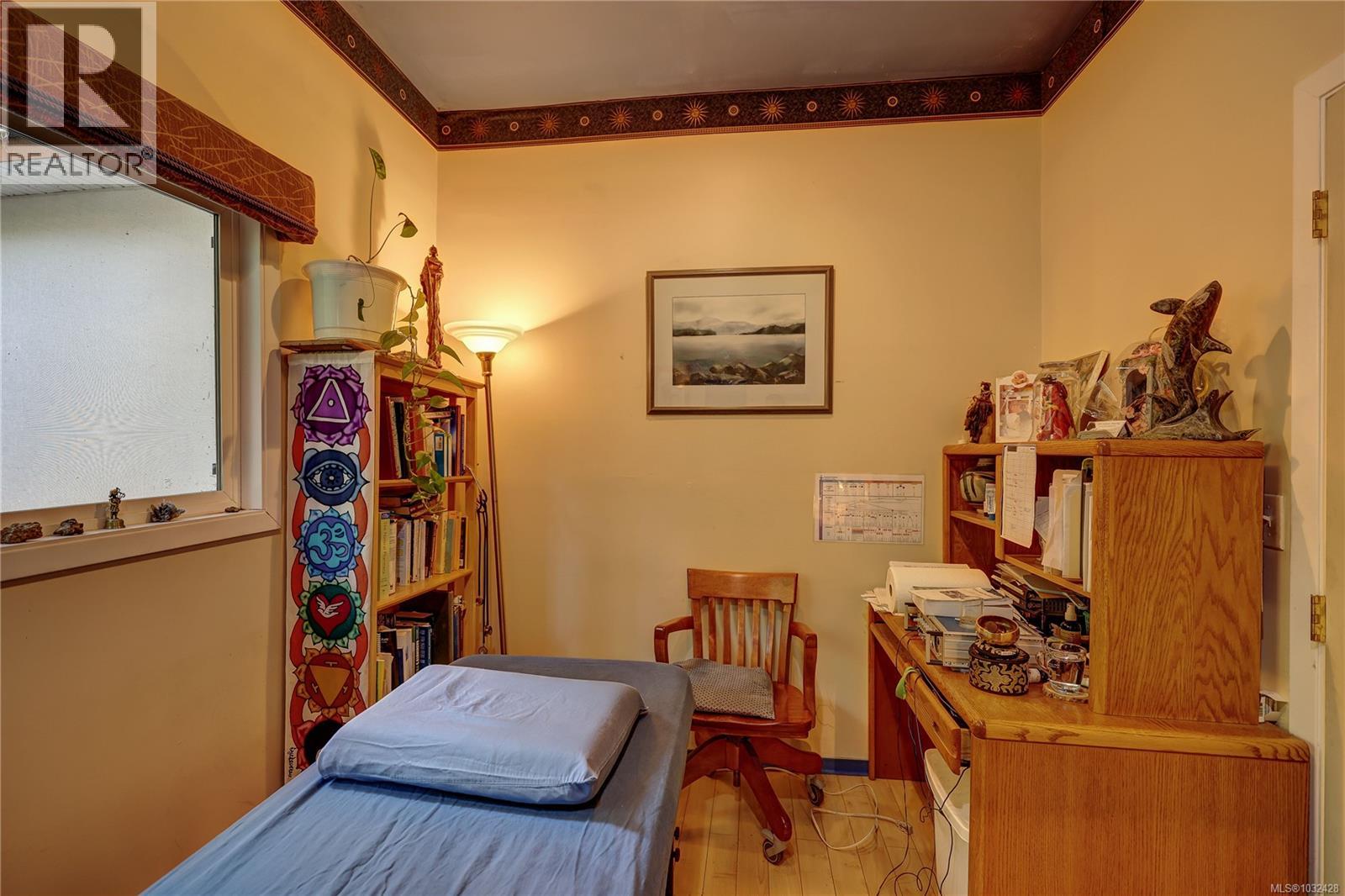 525 Pioneer Cres - 51