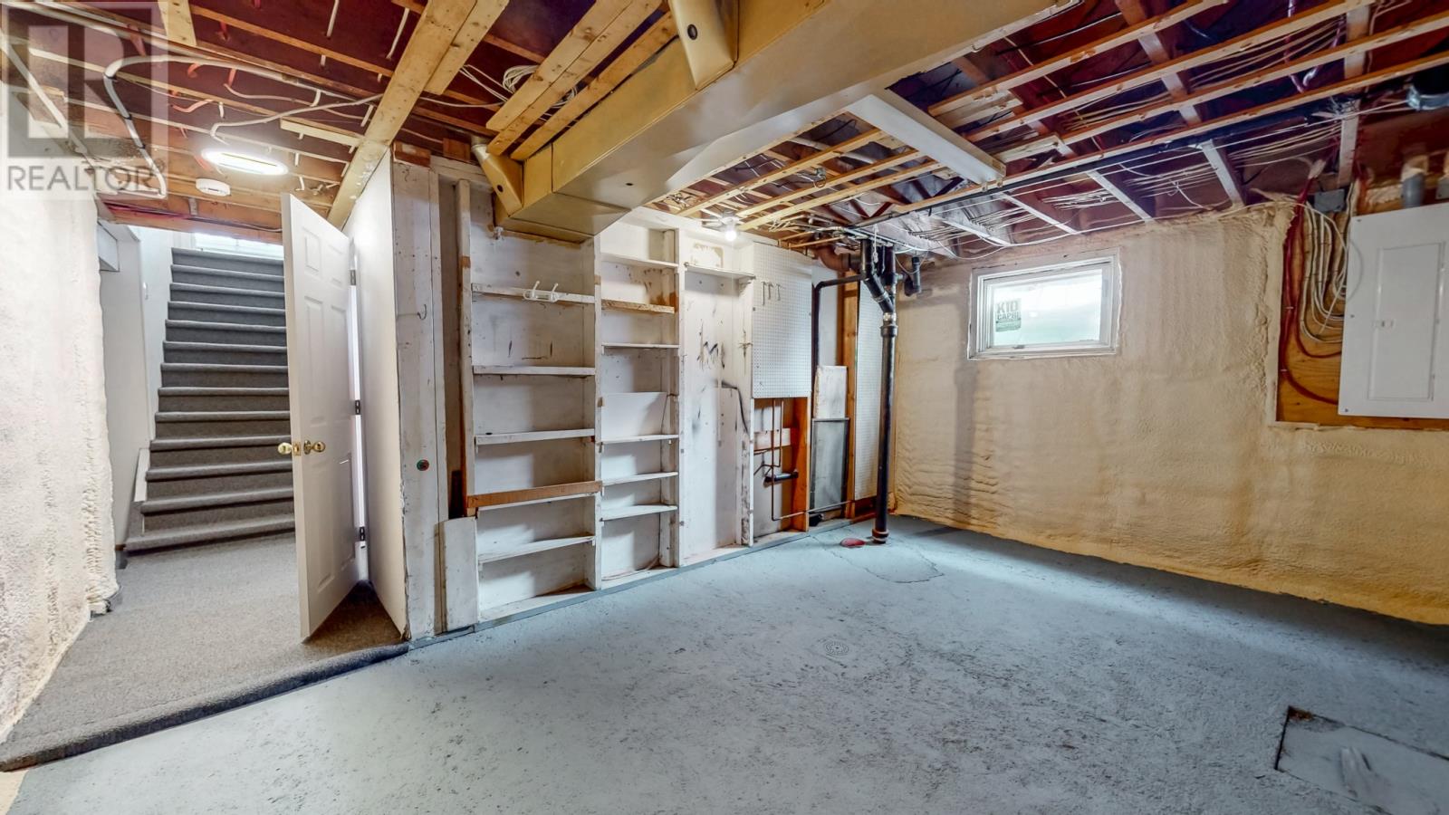 10 Laughlin Crescent — photo 34