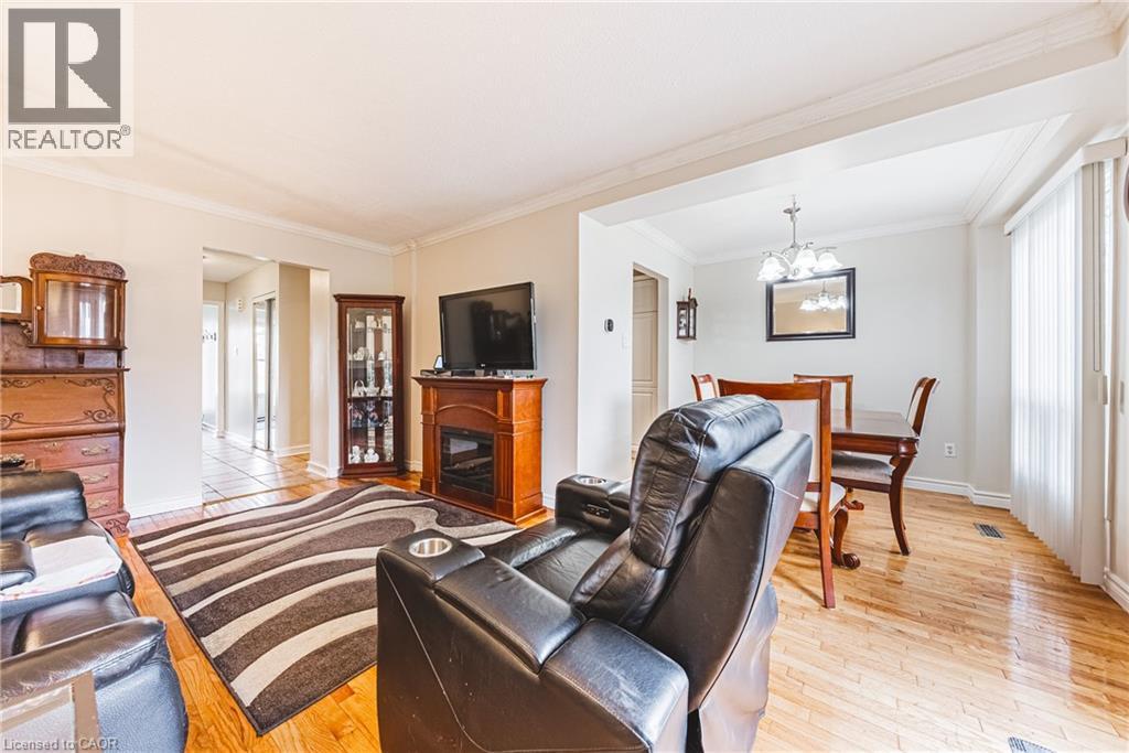 1576 NEWLANDS Crescent Unit# 60, Burlington, Ontario, L7M1V6 — Photo 7