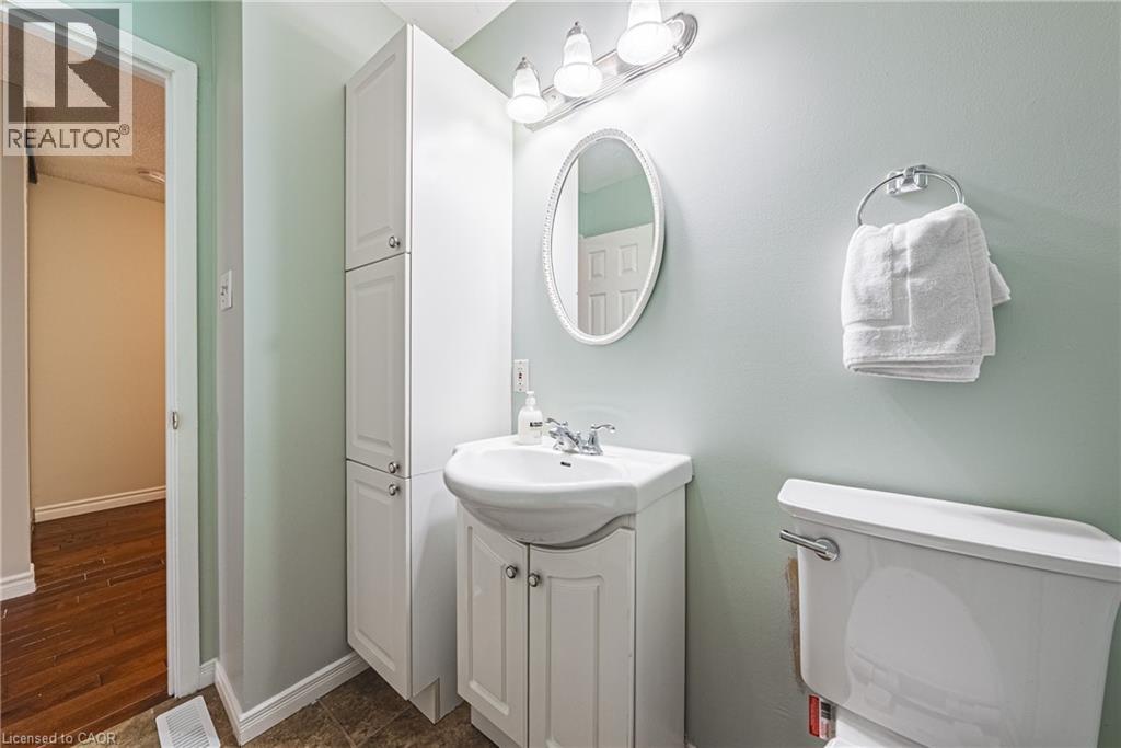 1576 NEWLANDS Crescent Unit# 60, Burlington, Ontario, L7M1V6 — Photo 20