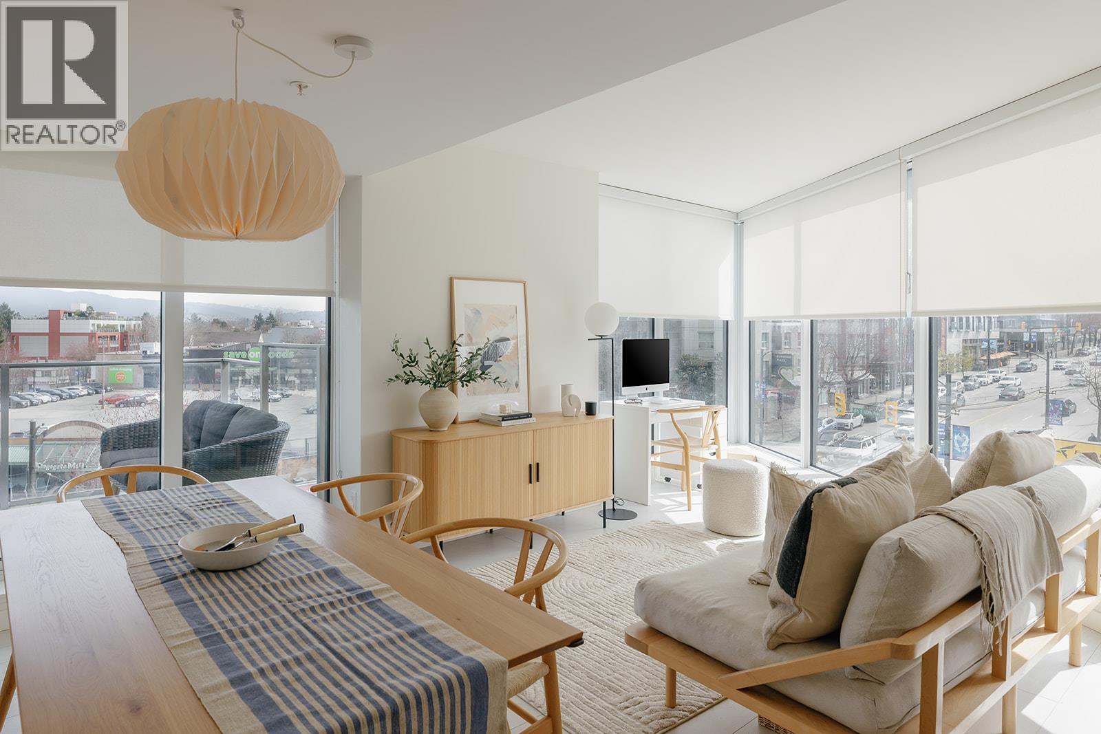 305 285 E 10TH AVENUE