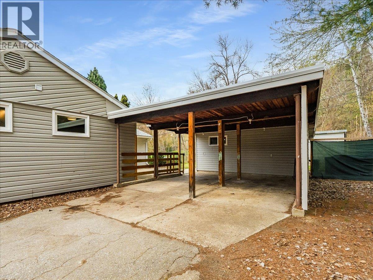 1181 MARIANNA Crescent, Trail