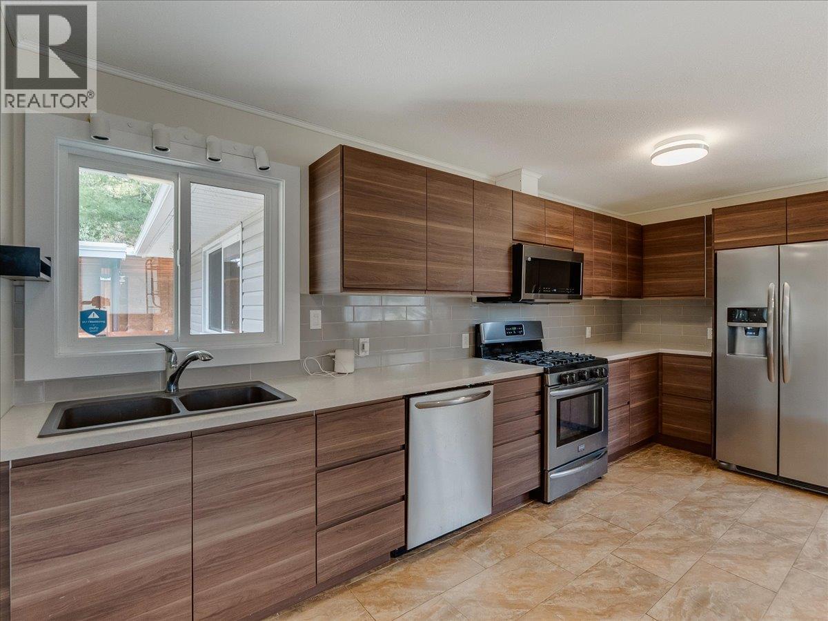 1181 MARIANNA Crescent, Trail