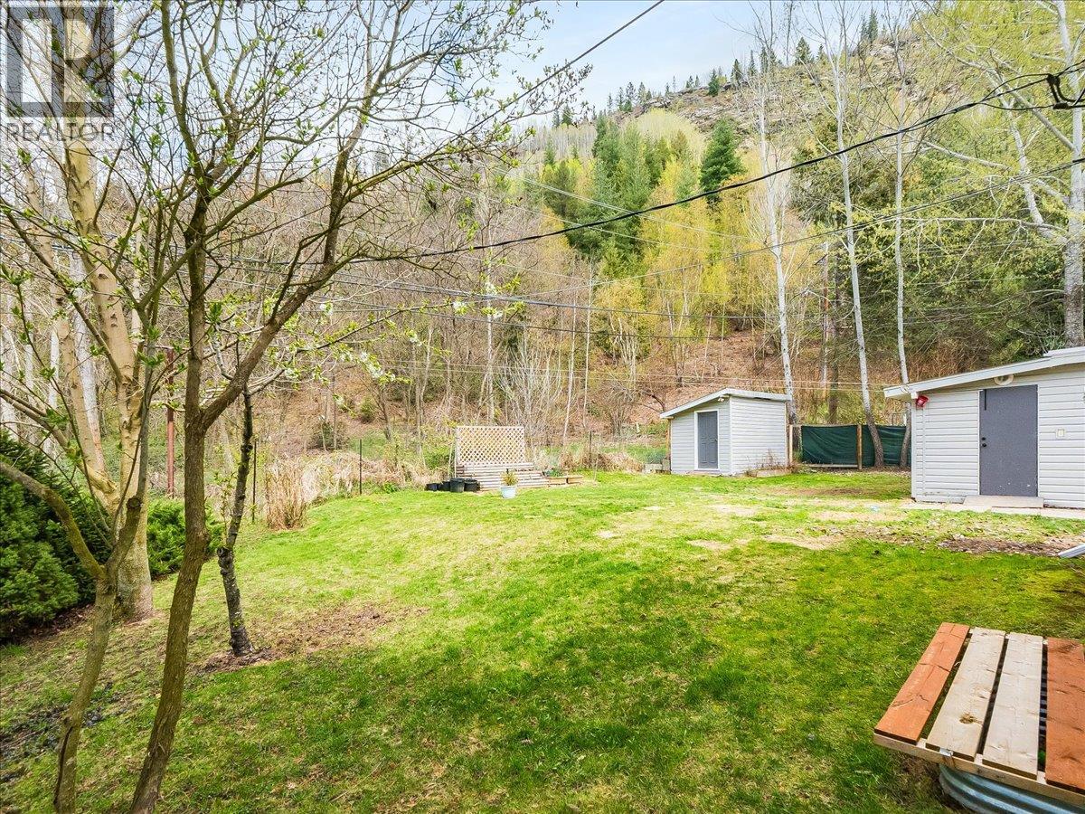 1181 MARIANNA Crescent, Trail