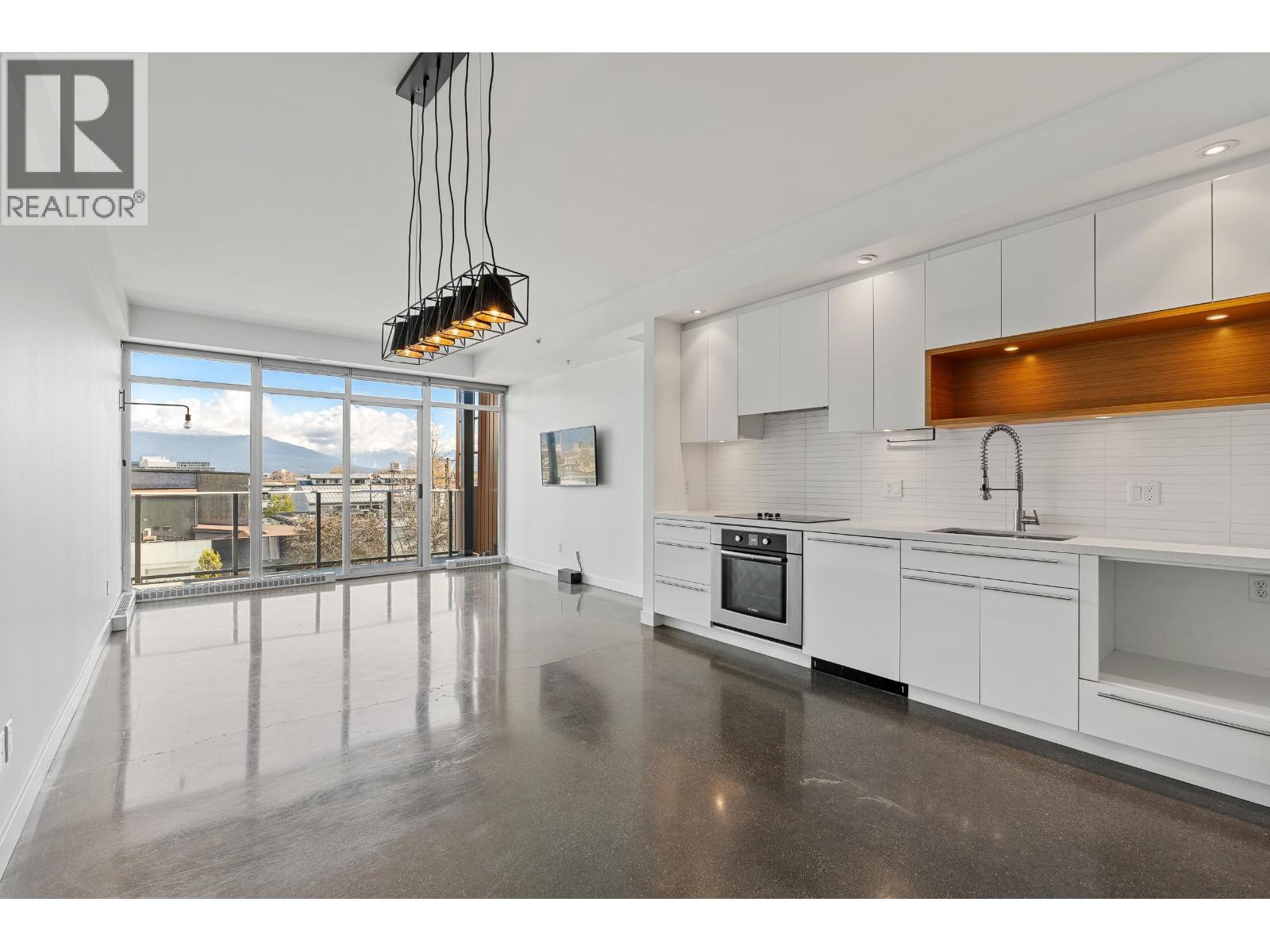 417 256 E 2ND AVENUE, Vancouver