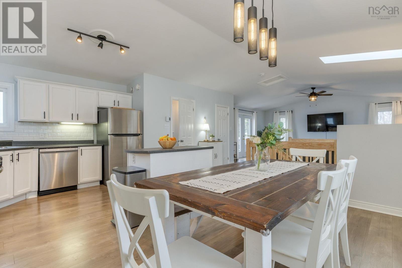 Property 12 of 42 of 82 Governors Lake Drive