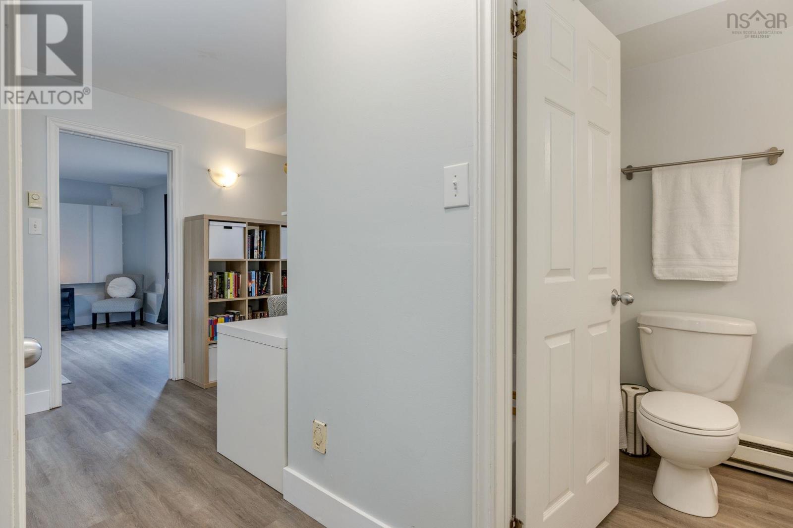 Property 22 of 42 of 82 Governors Lake Drive