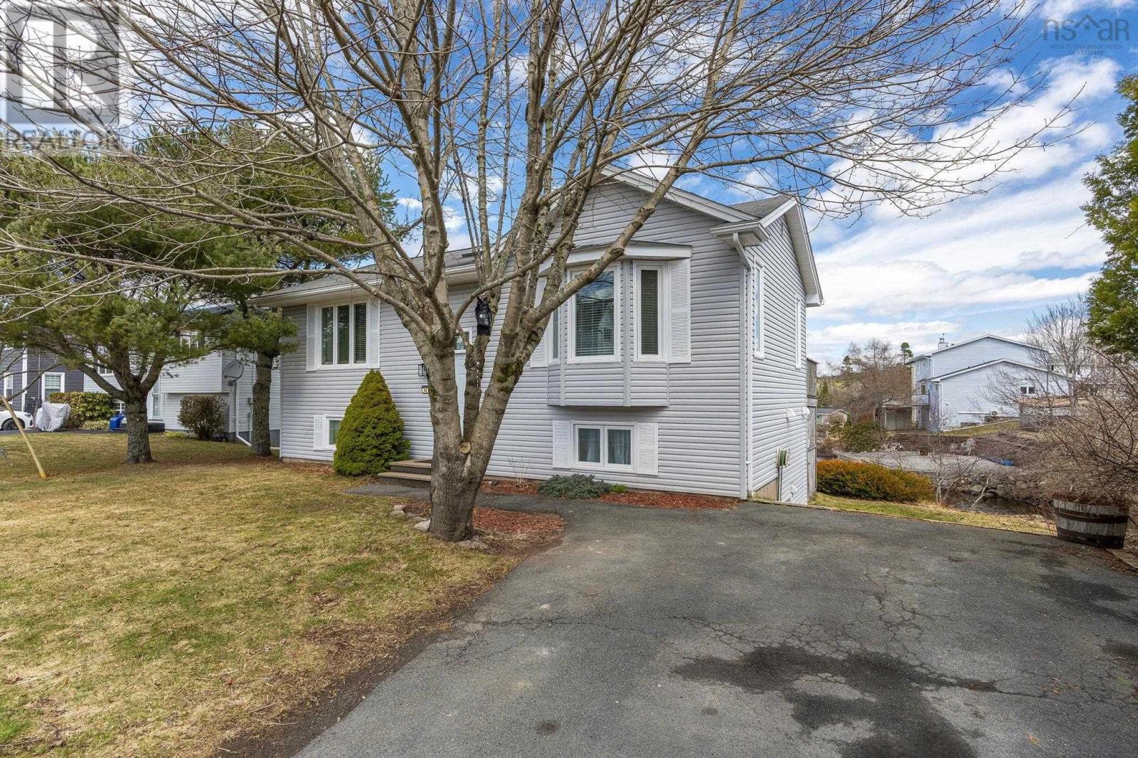 Property 38 of 42 of 82 Governors Lake Drive