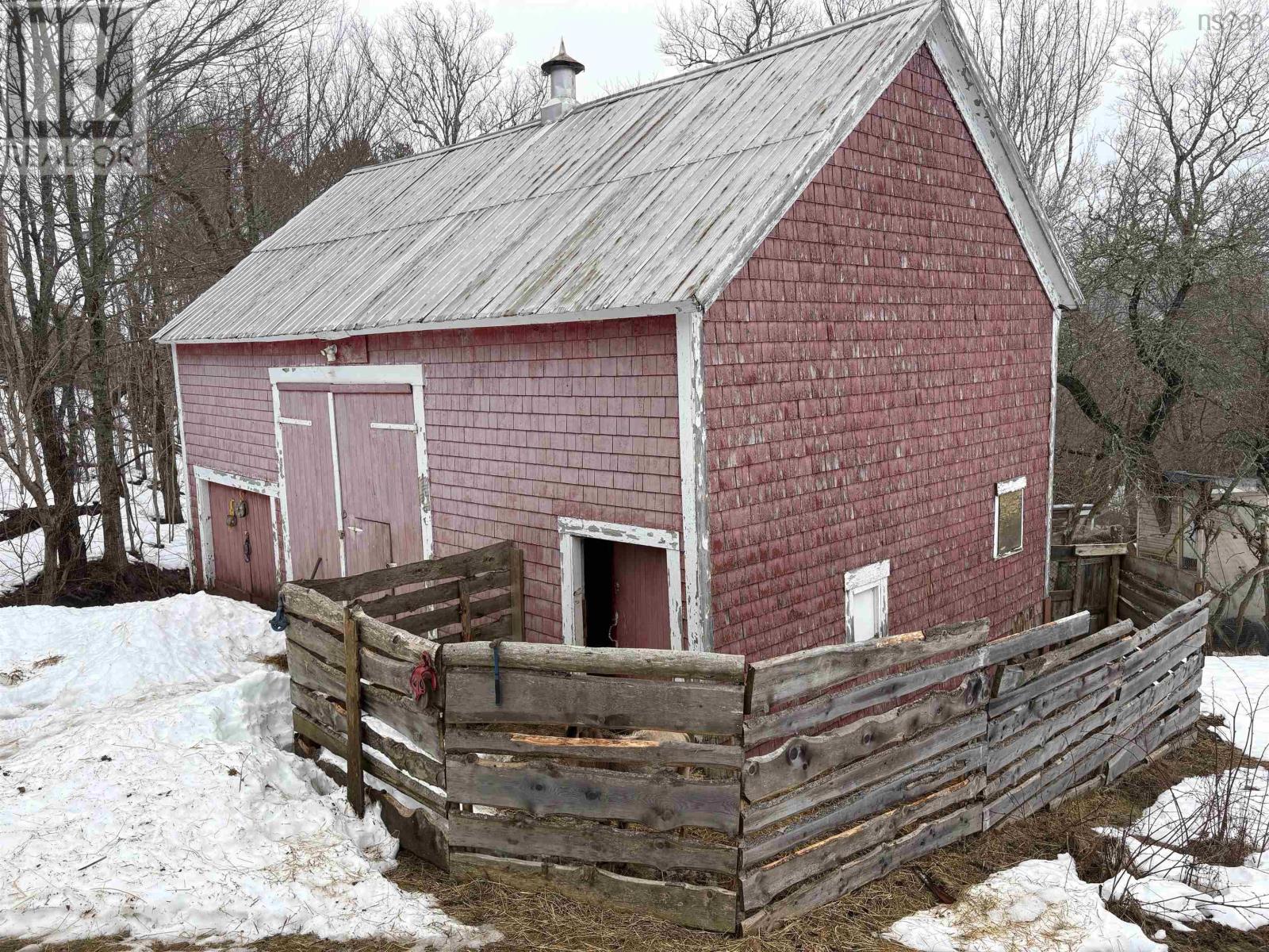 Property 4 of 27 of 535 East River East Side Road