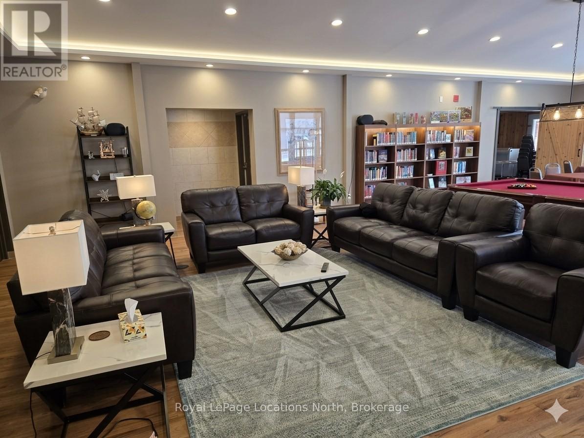 #23 275 HURON STREET - 37