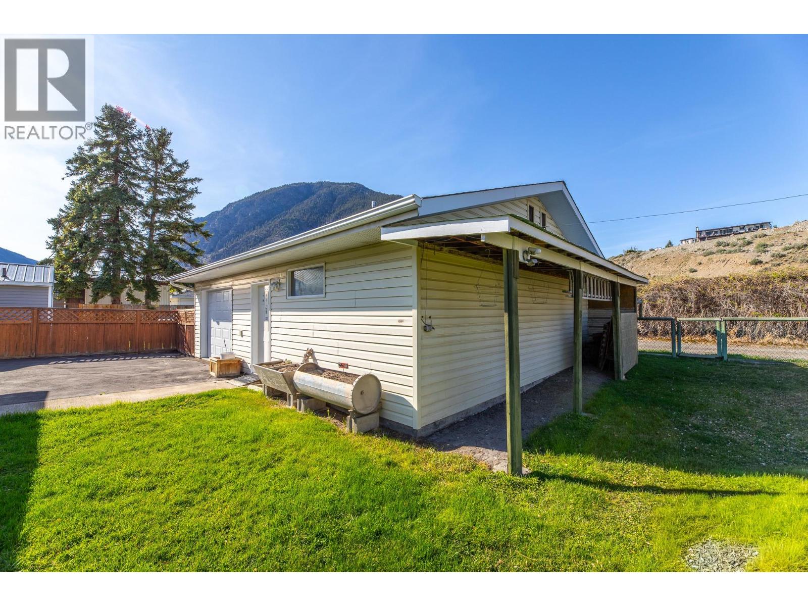 510 6th Avenue, Keremeos