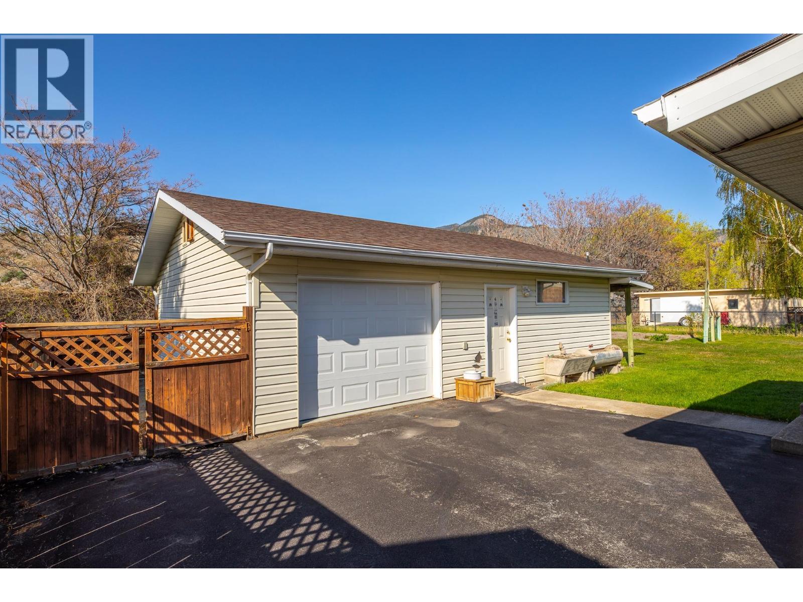 510 6th Avenue, Keremeos