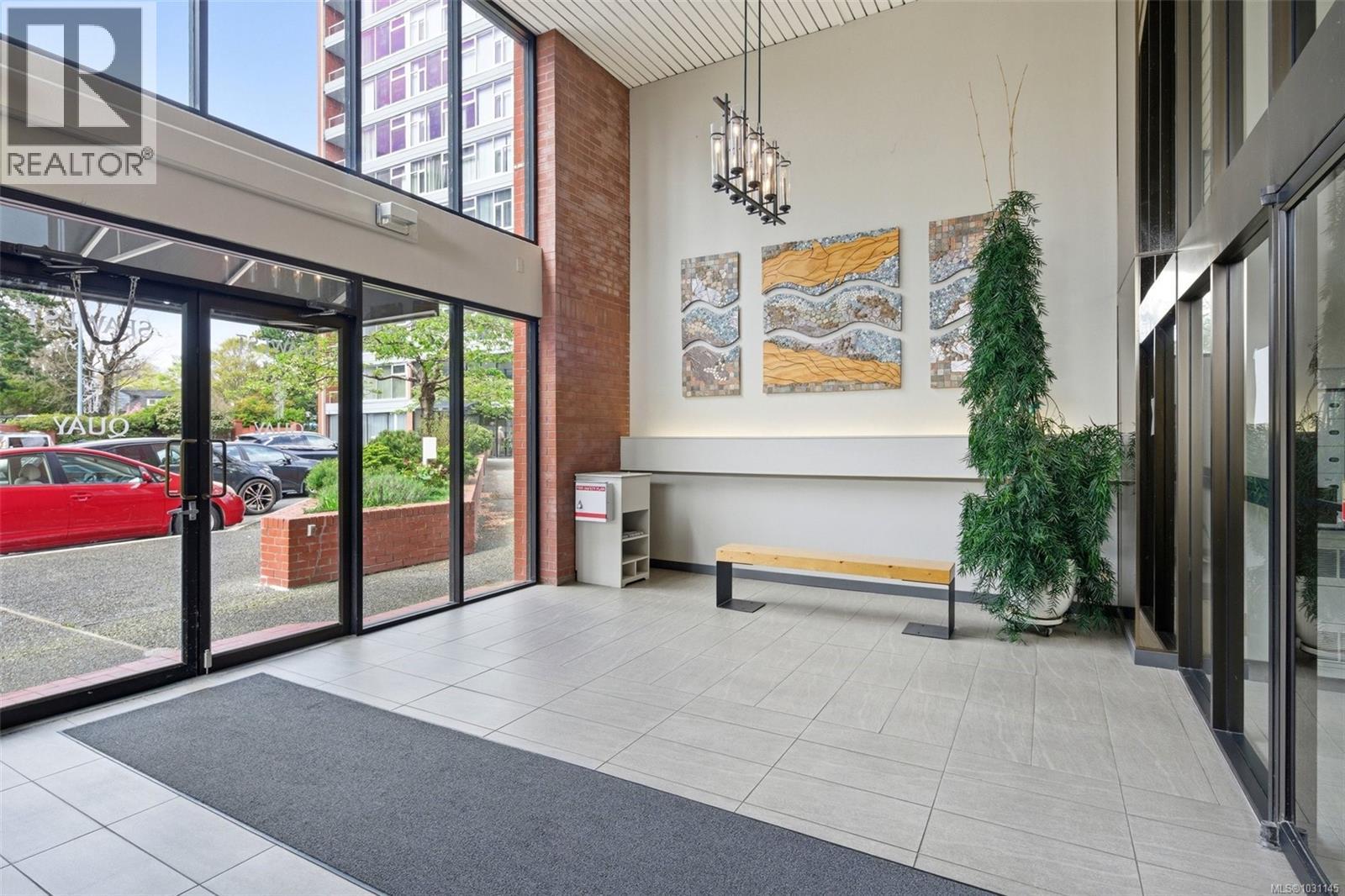 #102 325 Maitland St - 4