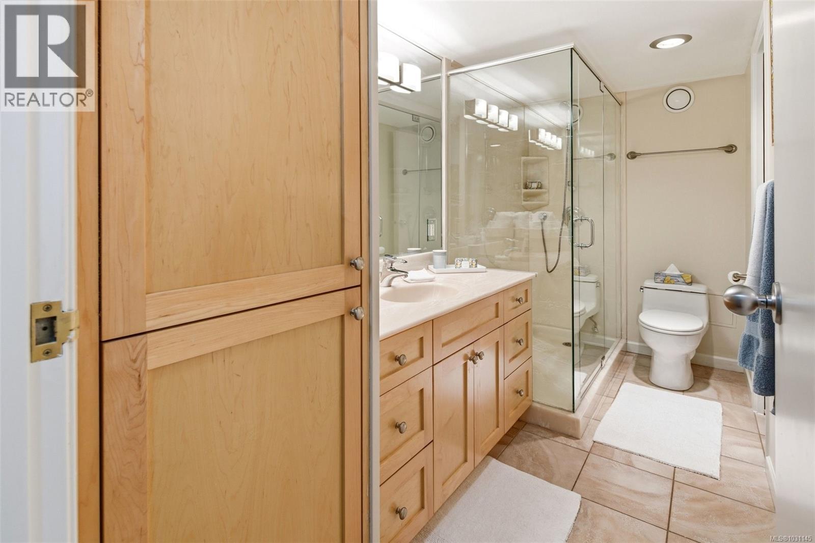 #102 325 Maitland St - 15