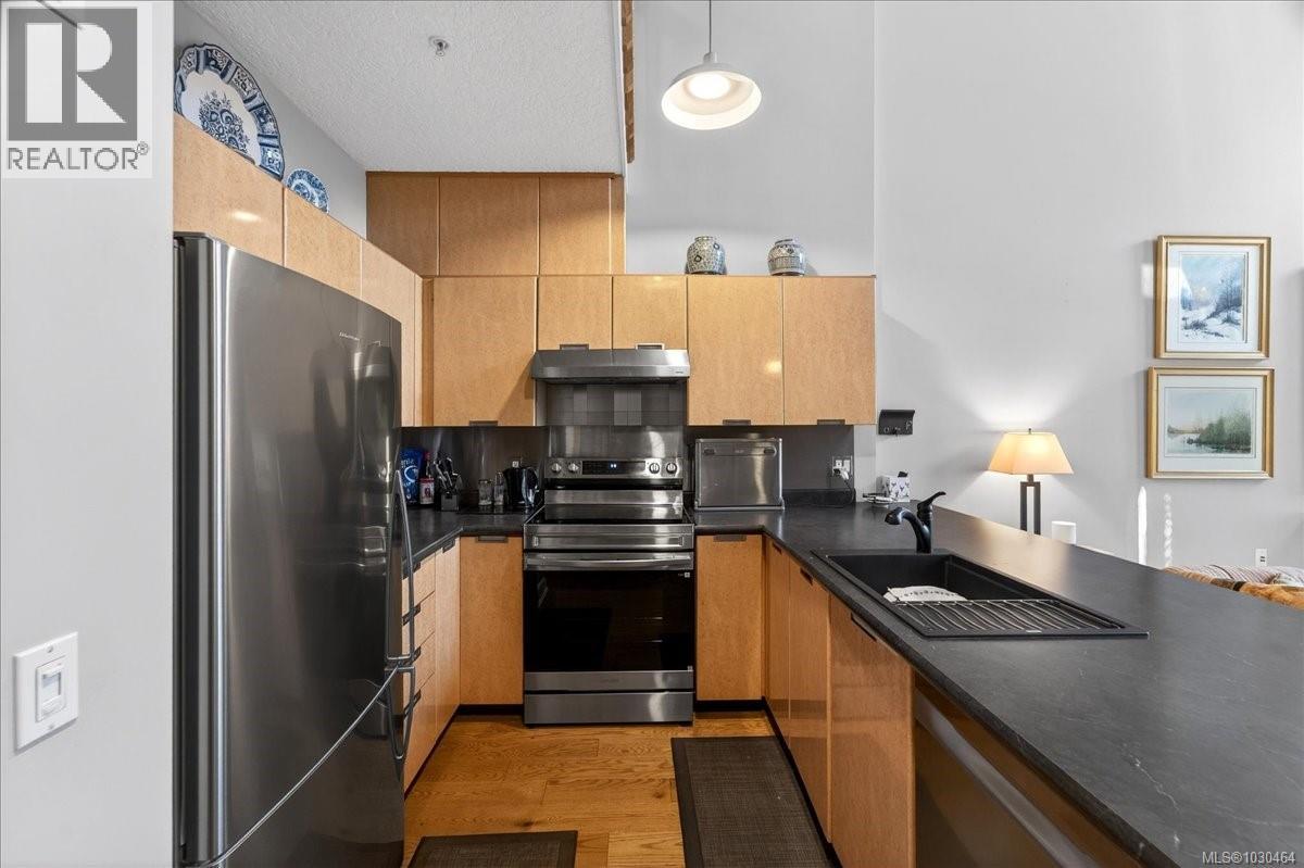 #111 880 Short St - 18