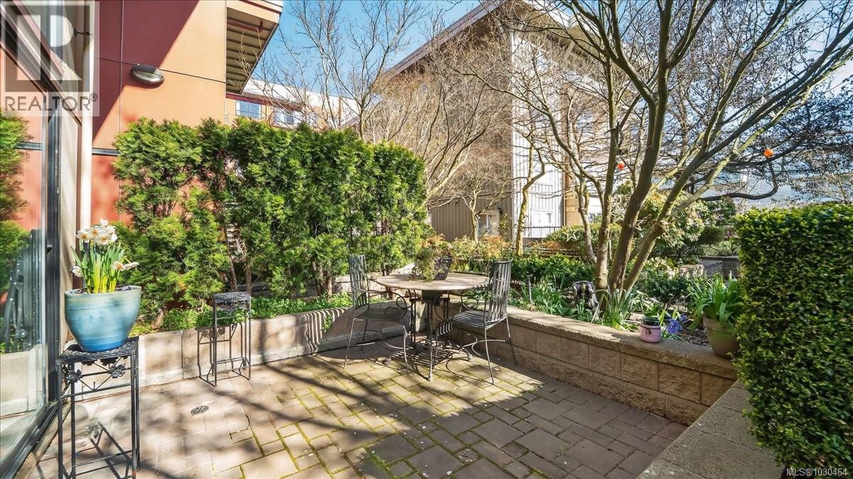 #111 880 Short St - 31