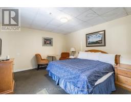 5951 Clark Avenue, Niagara Falls, ON L2G3W3 Photo 22