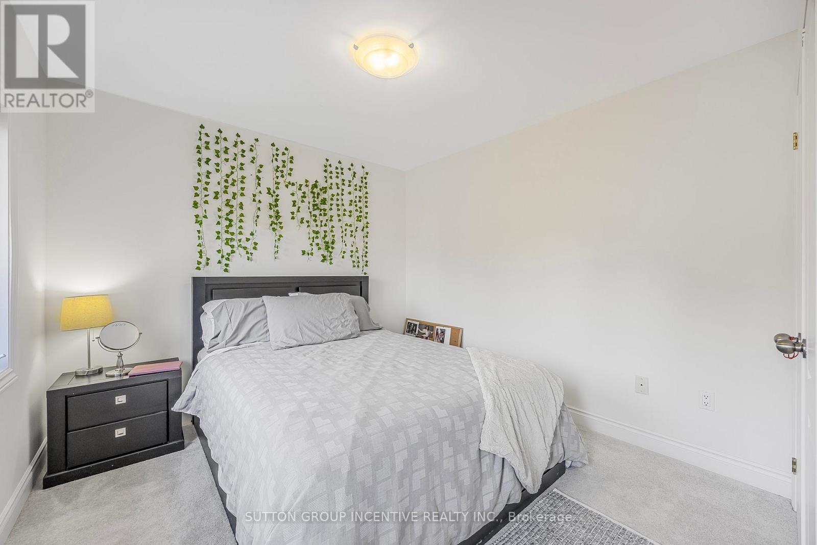 38 LILAC LANE - 30