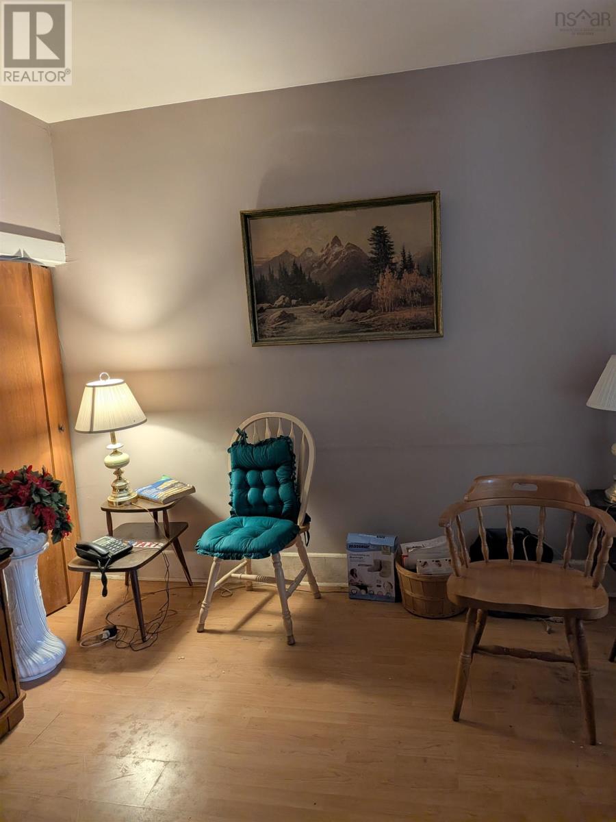 Property 22 of 39 of 5655 MACARA Street N