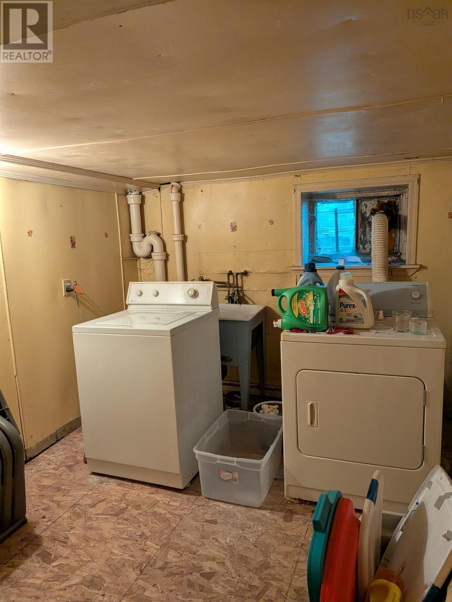 Property 26 of 39 of 5655 MACARA Street N