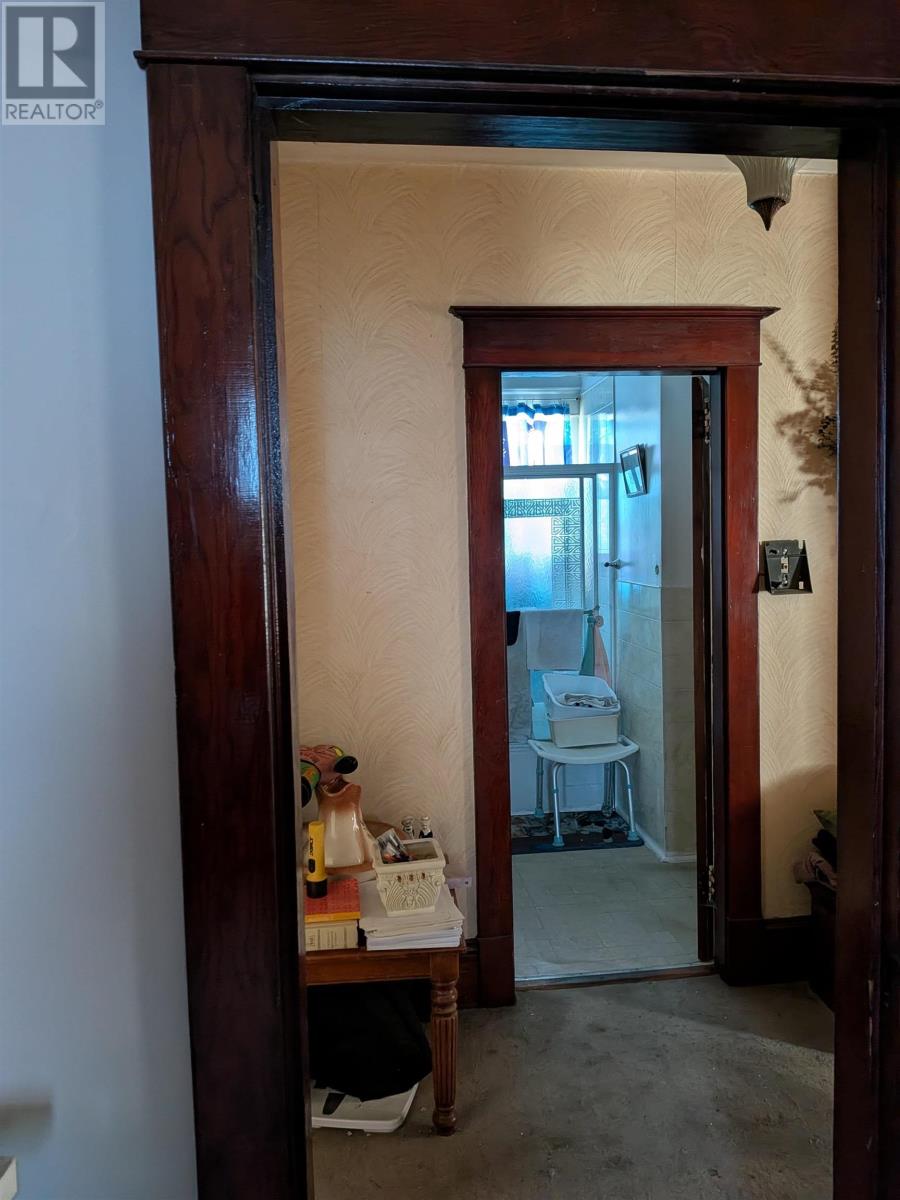 Property 13 of 39 of 5655 MACARA Street N