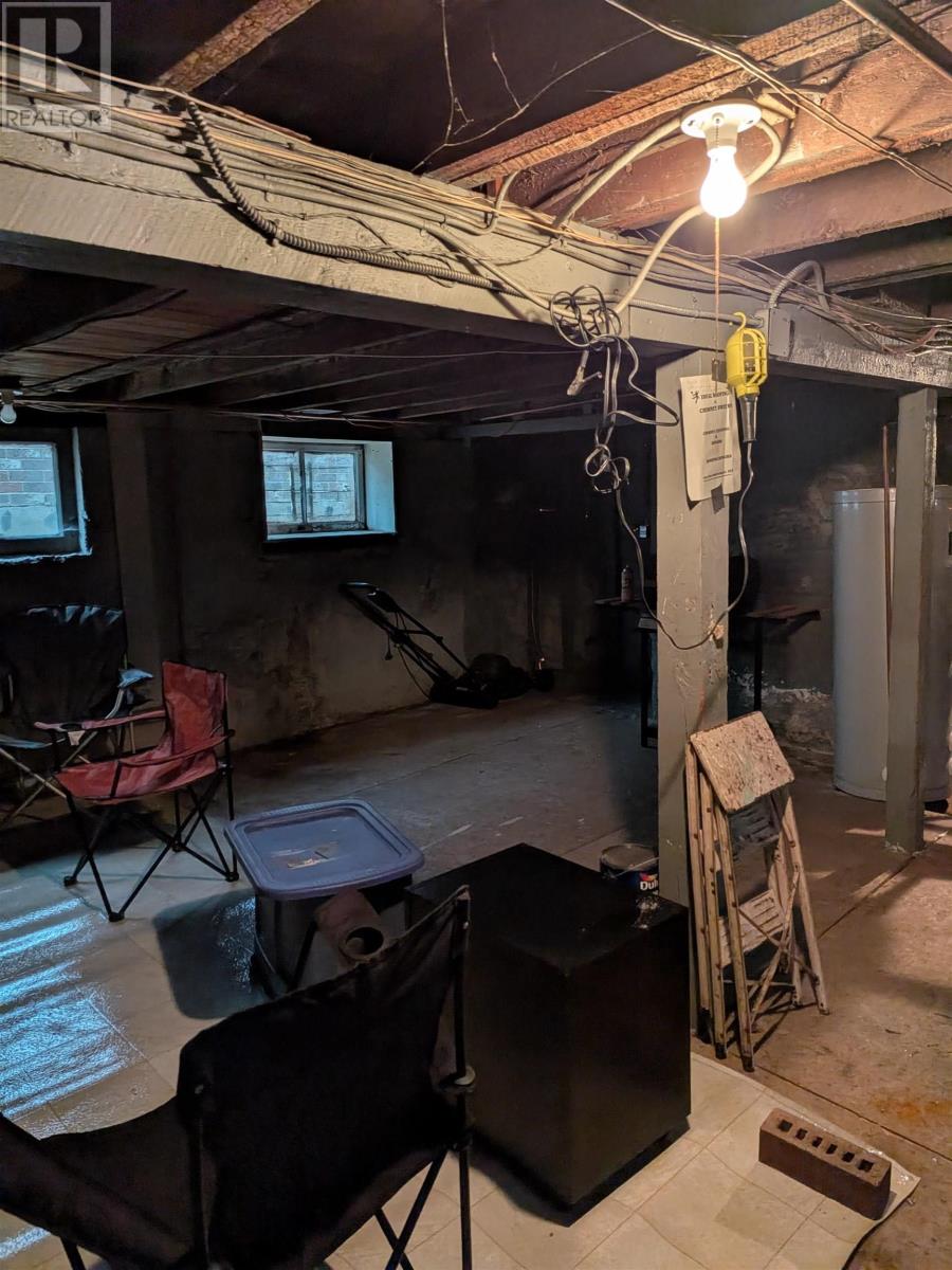 Property 31 of 39 of 5655 MACARA Street N